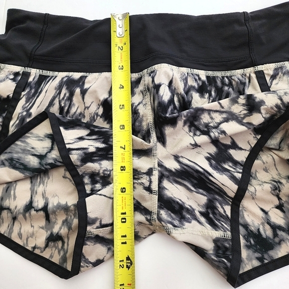 Lululemon Run Times Short Great Granite Black Mojave Tan Stretch 4" Inseam Sz 6 - Picture 15 of 15